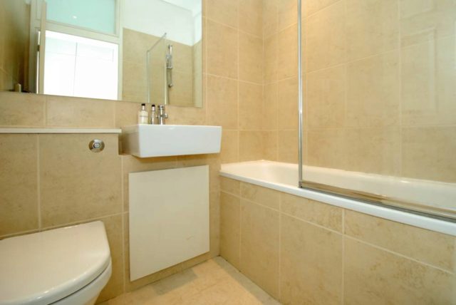  Image of 2 bedroom Ground Flat to rent in Shorrolds Road London SW6 at Market Cottage  Shorrolds Road, SW6 7TR